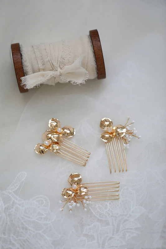 Vintage Gold Flower Pearl Hair Comb